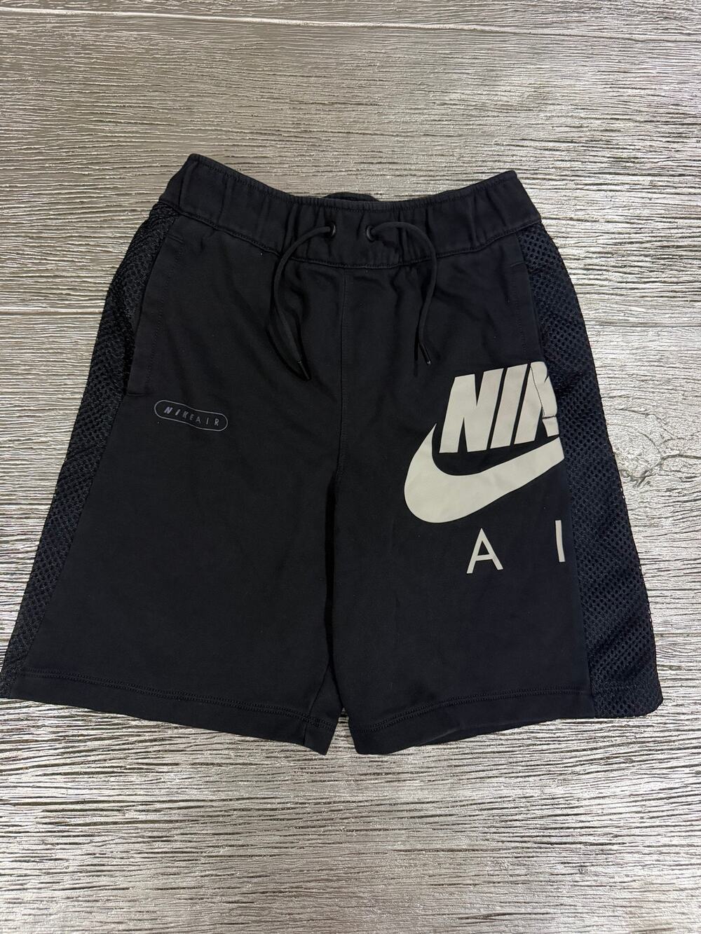 Nike Boys size XL Black Athletic Shorts Like New